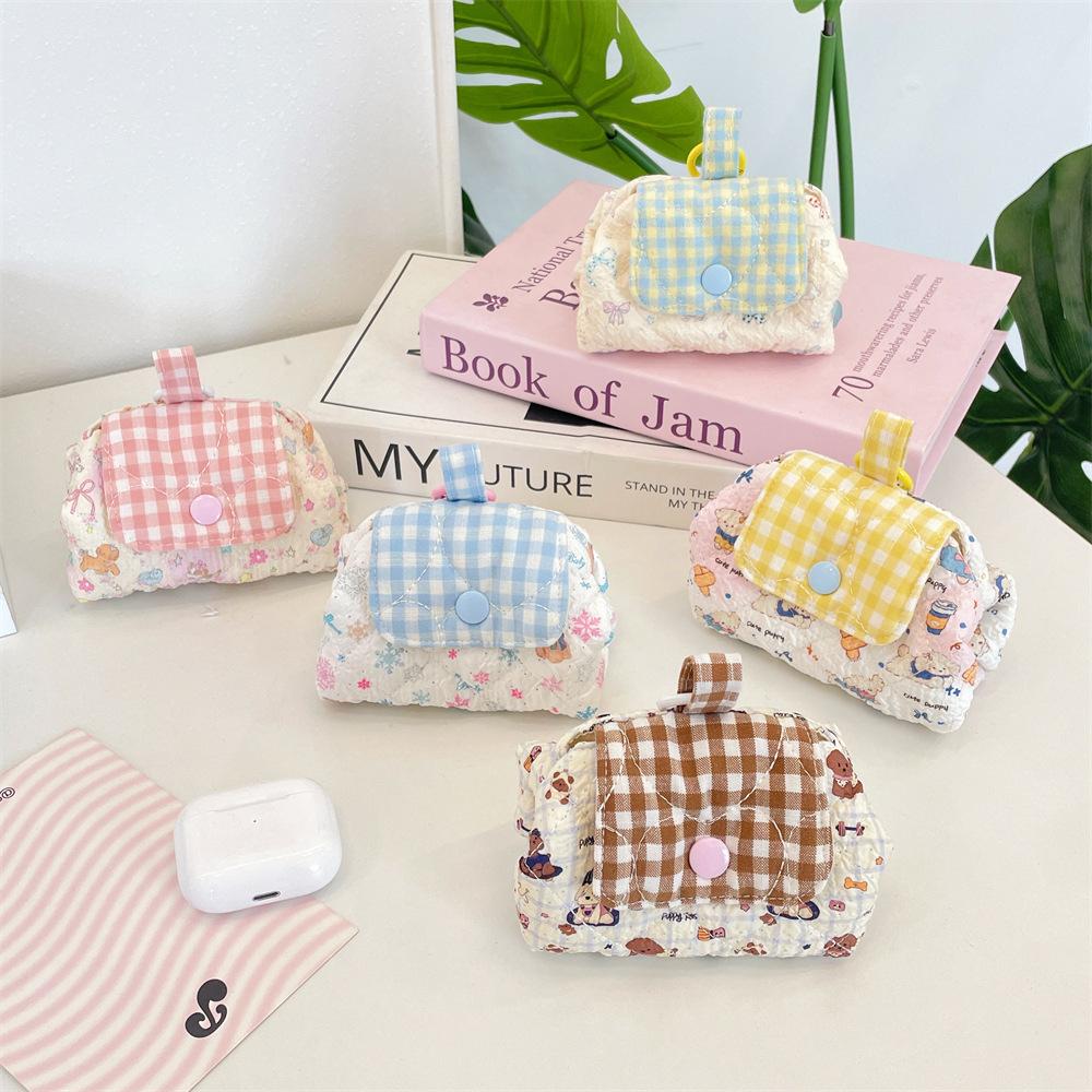 Ins Aesthetic Cartoon Quilted Makeup Bag Snap Closure Portable Cosmetic Pouch Travel Essential Small Organizer for Toiletries