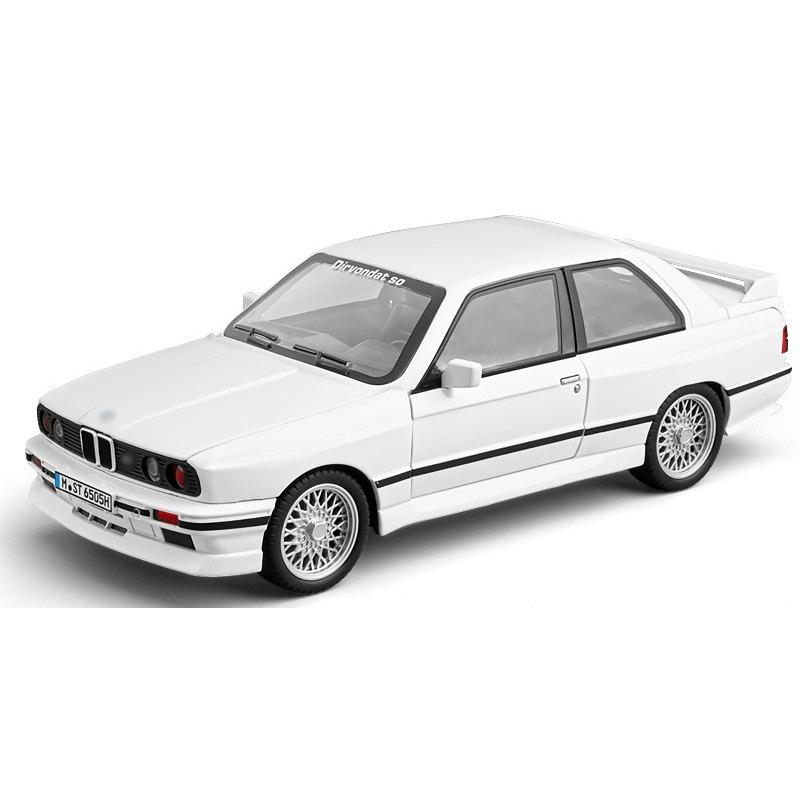 1/24 BMW M3 E30 1988 Supercar Alloy Car Model Sound and Light Pull Back Children's Toy Collectibles Birthday Gift