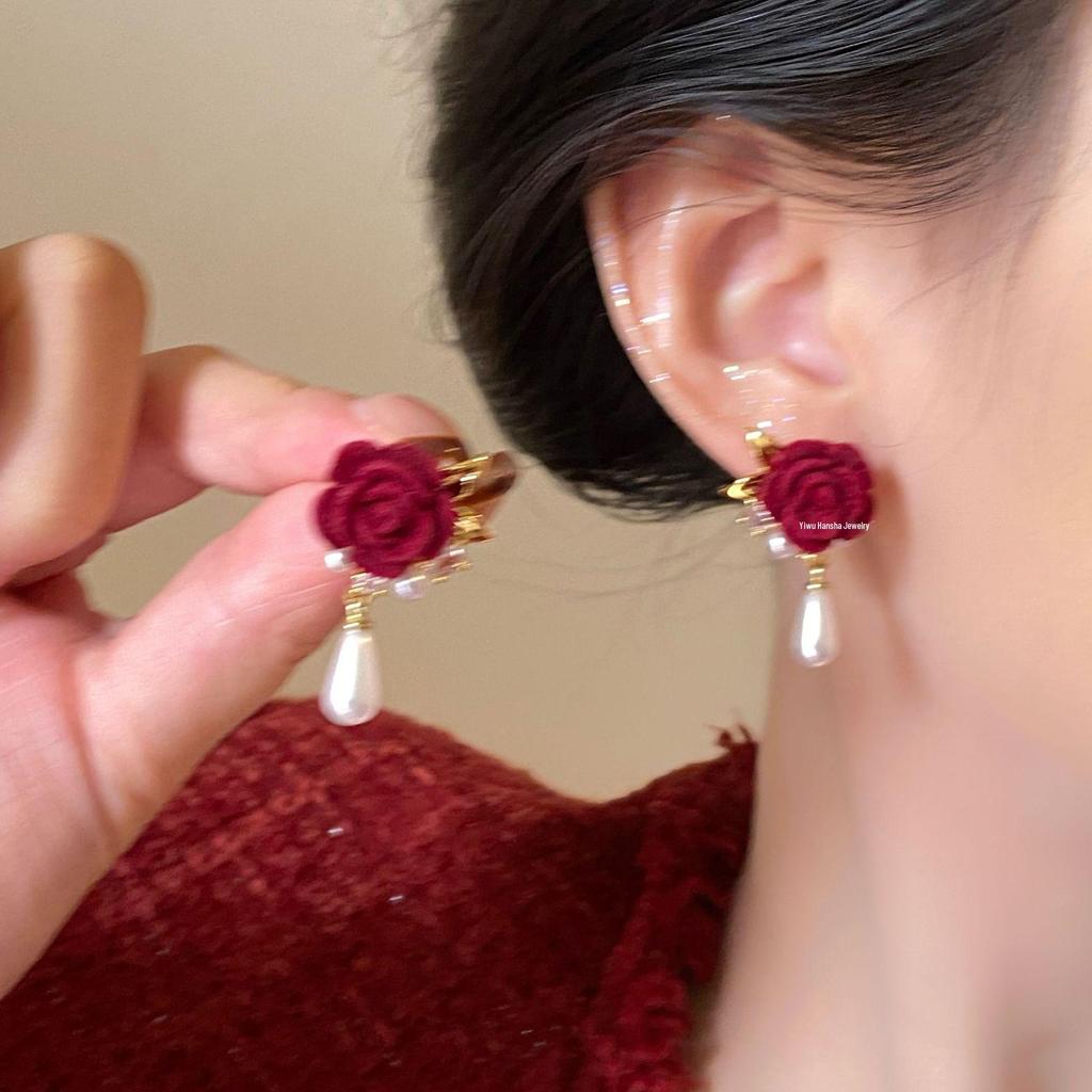 2025 New Year Red Velvet Pearl Earrings: Retro Hong Kong Style Whitening Studs for Women