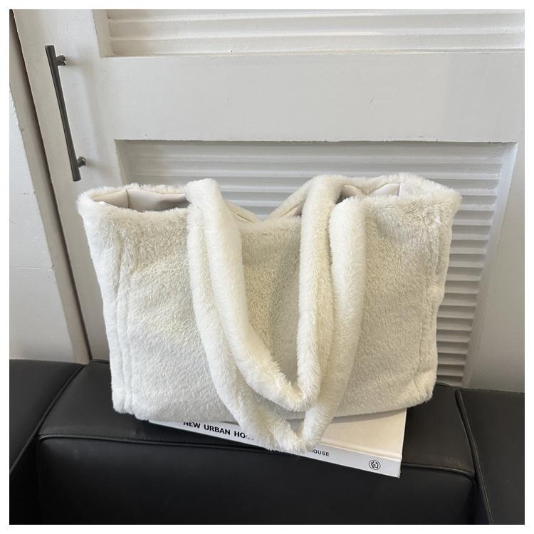 Mao Mao Trend Large Capacity Winter 2025 New Casual Fashion Personalized Plush Handheld Shoulder Tote Big Bag