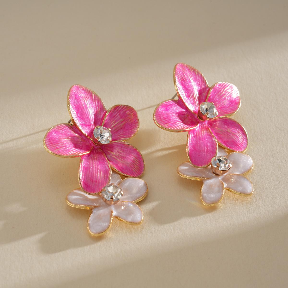 

DIGADAGU Alloy Color Contrast Flower Stud Earrings New Simple Retro Earrings Women s Party Zircon Accessories розовый