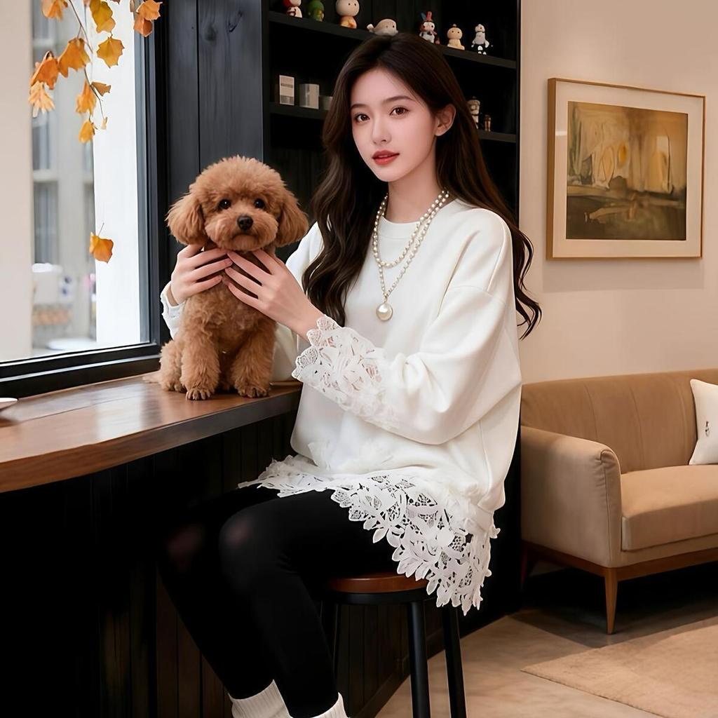 Mid-Length German Fleece Lace Patchwork Long Sleeve T-shirt - Women's Thickened Base Layer, Autumn/Winter 2026 Collection.