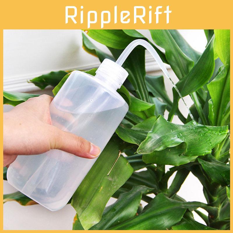 Timeless Design Plastic Watering Kettle With Sharp Beak For Accurate Plant Care