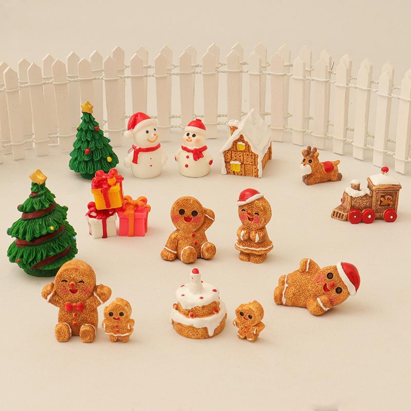 Dollhouse Christmas Scene: Snowman, Christmas Tree, Gingerbread Man Ornaments