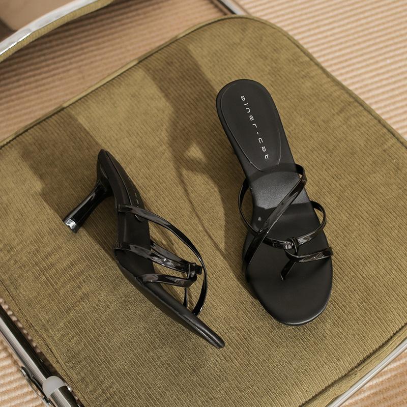 

72901 high-heeled slippers for women in the summer of 2025, new thin heels, cool slippers with toes and sandals. 34