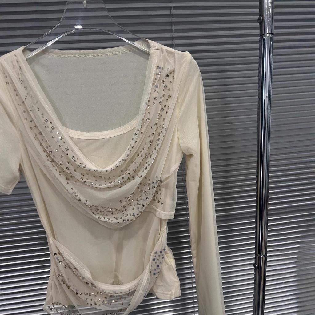 Camiseta de Manga Murciélago con Pedrería Otoño/Invierno 2025: Elegante Top Ajustado para Mujer
