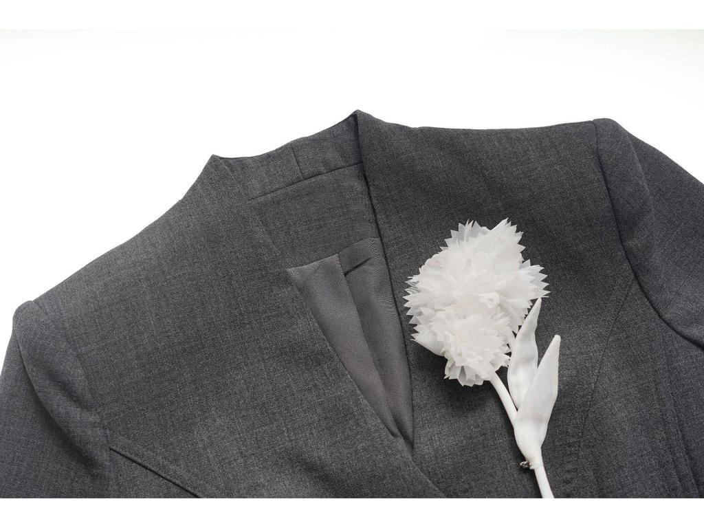 Spring 26 Grey Mixed Color Cinched Waist Dress with Brooch Decoration