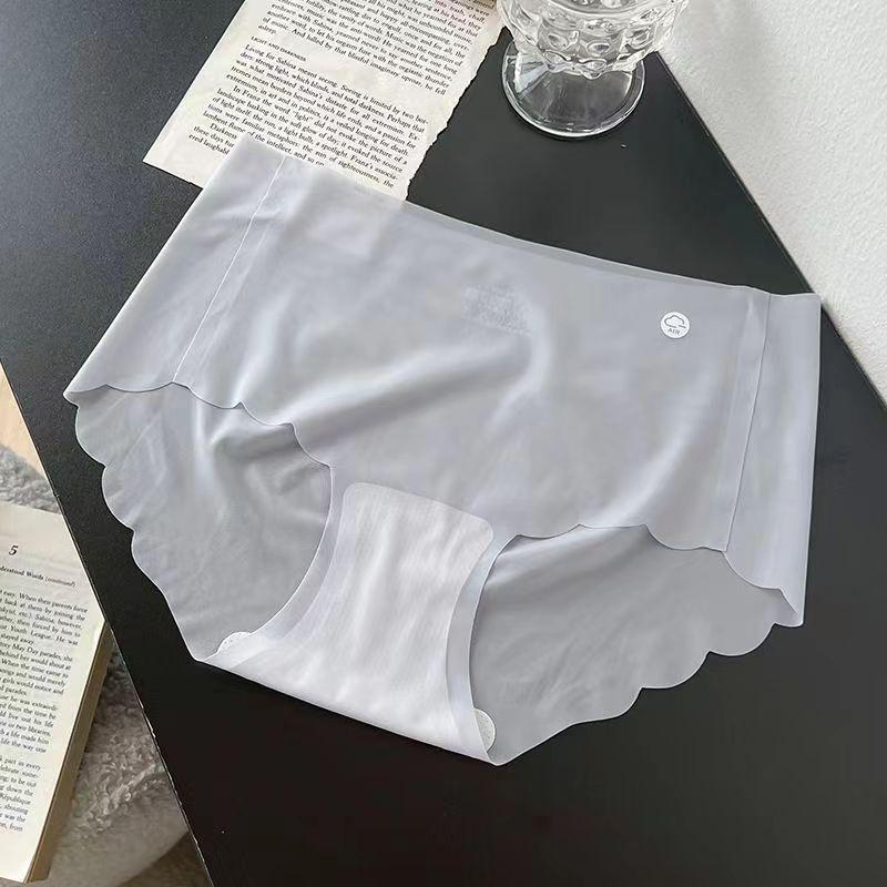Ladies Spring and Summer Thin Ice Silk Invisible Naked Sense Yoga Fitness Briefs