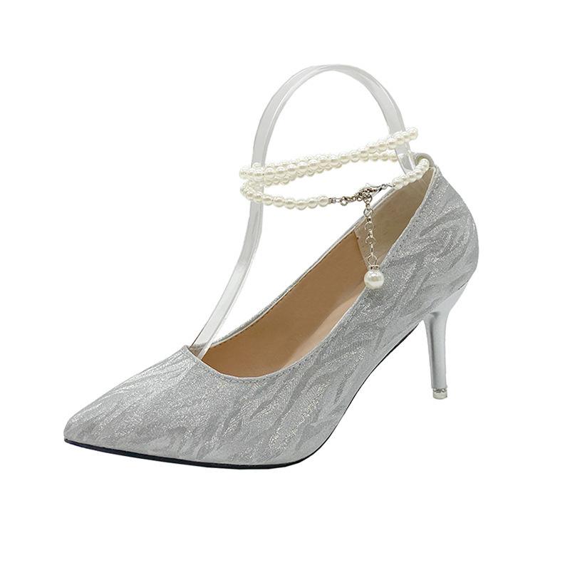 Srebrne wysokie obcasy damskie 2024 wiosna i jesień nowe lekkie szpilki piękny perłowy łańcuszek słowo z butami ślubnymi pojedyncze buty damskie