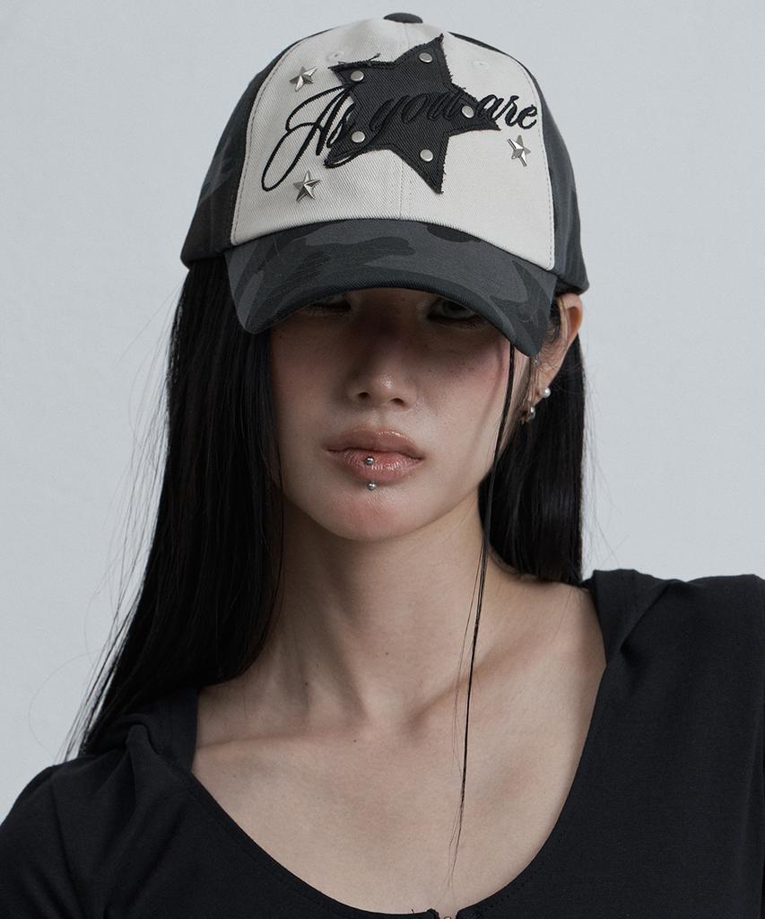 Aejeuyua Star Lettering Studded Ball Cap Camo