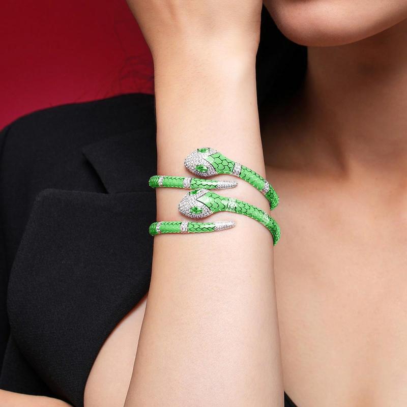 APM Monaco [Romantische Liebeserklärung] Fluoreszierend Grün Schlangenöffnung 925 Silber Armband Damen Stil AB4383XKGG