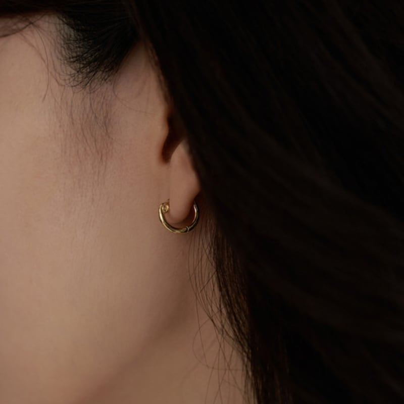 Aube de moi Nouveau. Boucle d'oreille anneau plante