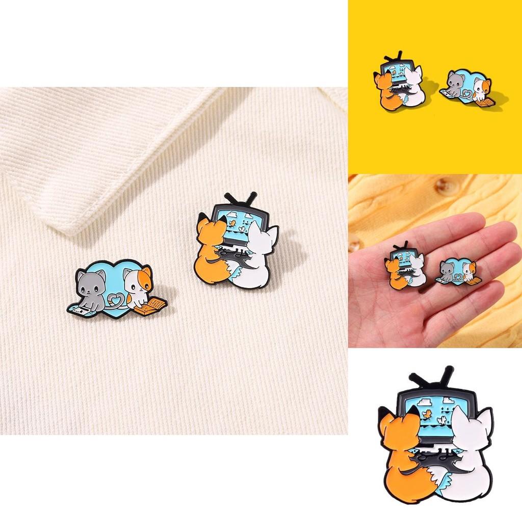 Cute Fox Themed Lapel Pin Charming Animal Design For Stylish Outfit Decoration