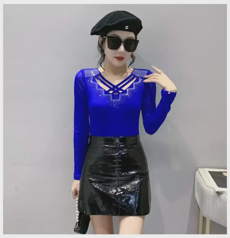 Autumn 2022 Fashion: Slim Fit V-Neck Long-Sleeve Women's Top with Mesh and Sparkling Detailing