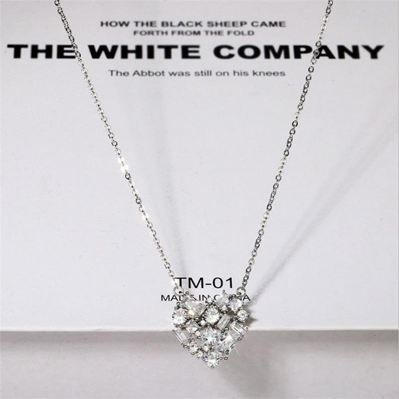 Japanese-Korean Fresh Peach Heart Zirconia Necklace for Women - Simple Clavicle Chain Jewelry