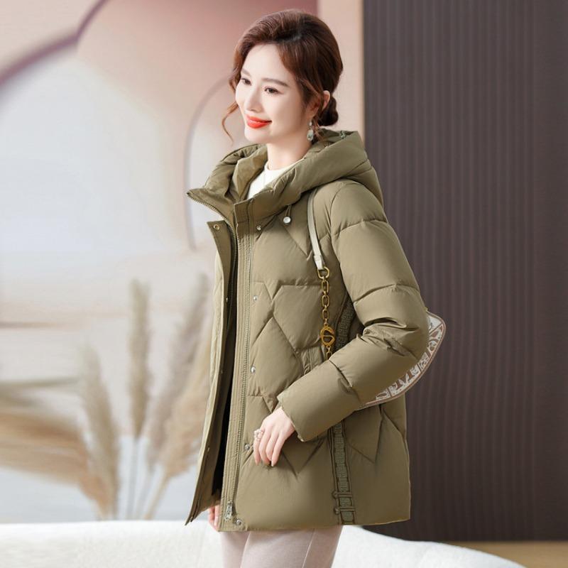 

Зимняя одежда для матери среднего возраста, пуховик, новая модная маленькая кофточка, уменьшающая возраст, осенне-зимнее пальто для женщин среднего и пожилого возраста 4XL