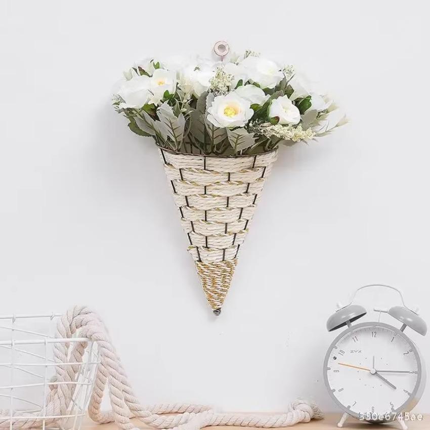 1Pcs Flower Basket Vase Rattan Wall Hanging Pot Planter Rattan Vase Basket Decor Wall-mounted Wrought Iron Natural Wicker