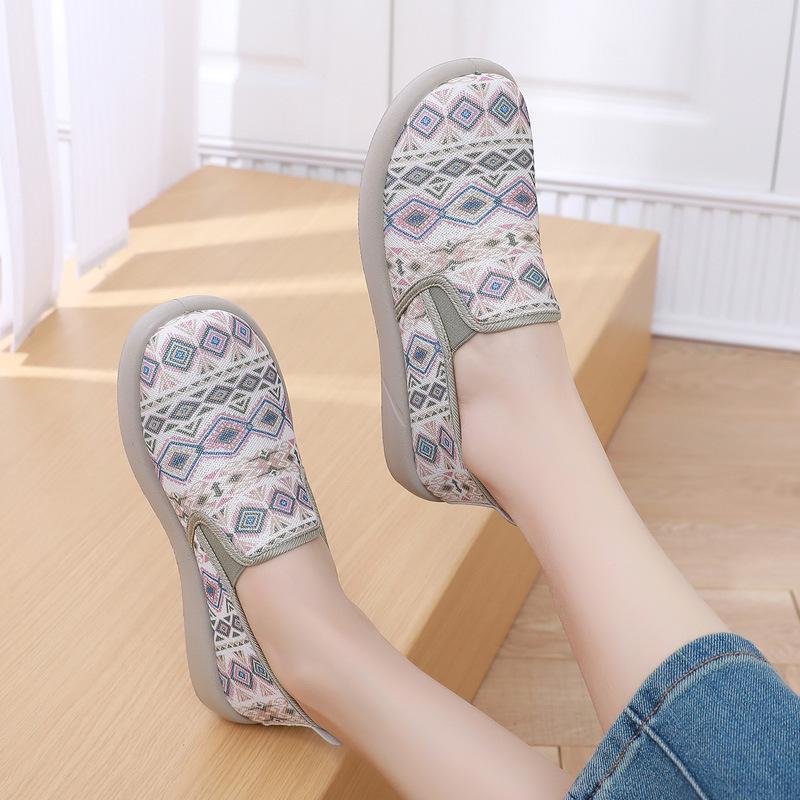 Fisherman shoes women's 2025 summer new mesh shoes lazy one pedal breathable mesh casual cloth shoes mesh mother shoes