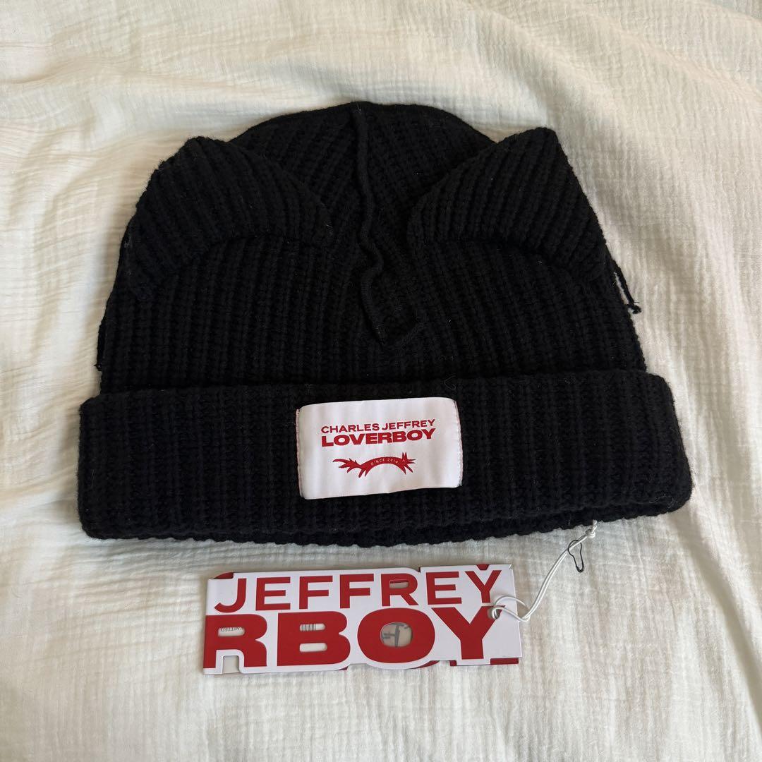 

[Б/У] ШАПКА-БИНИ LOVERBOY СВЕРХРАЗМЕРНАЯ С ОБЪЕМНЫМИ УШАМИ