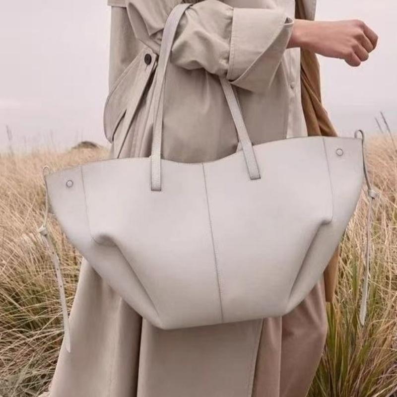 Large Capacity Cowhide Tote Bag Urban Minimalist Style Leather Underarm Bag Versatile Shoulder Crossbody Bag Trendy Bucket Bag
