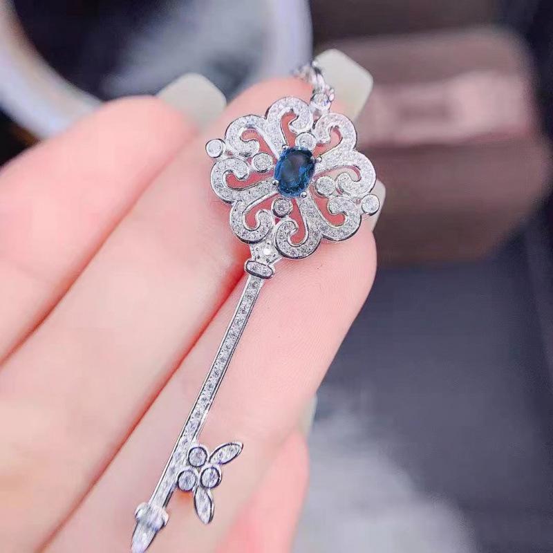 Sunflower Zirconia Sapphire Key Necklace - Versatile, Fashionable Women’s Collarbone Chain, Fade-Resistant
