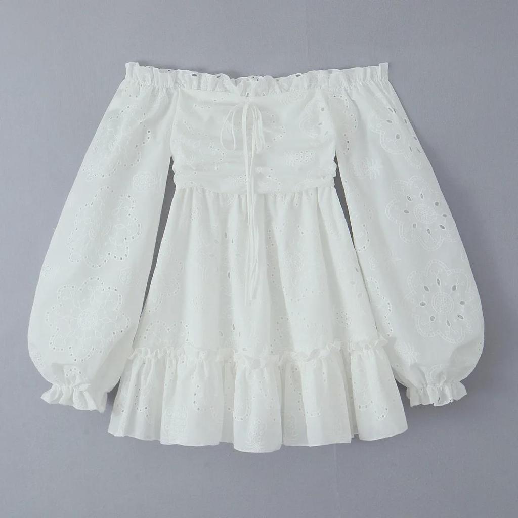 2024 Herbst Damen Französischer Hof Laternenärmel Ein-Schulter Ausgehöhlt Bestickt A-Linien-Kleid