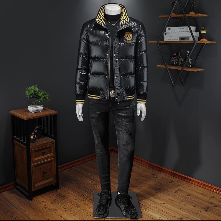 Trendige weiße Herren-Daunenjacke mit heller Oberfläche (Modell 2025) – Dick gefütterter und leichter Wintermantel