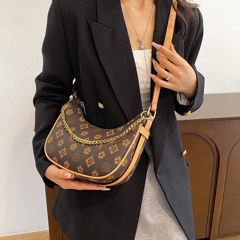 Light luxury women's bag high-end chain underarm bag women's retro printed crescent bag niche versatile oblique span bag