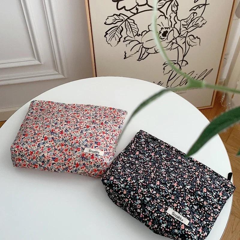 Large Capacity Women's Cosmetic Bag Toiletry Kit Toiletry Bag Organizer Daily Clutch Bag Fashion Retro Floral Makeup Pouch