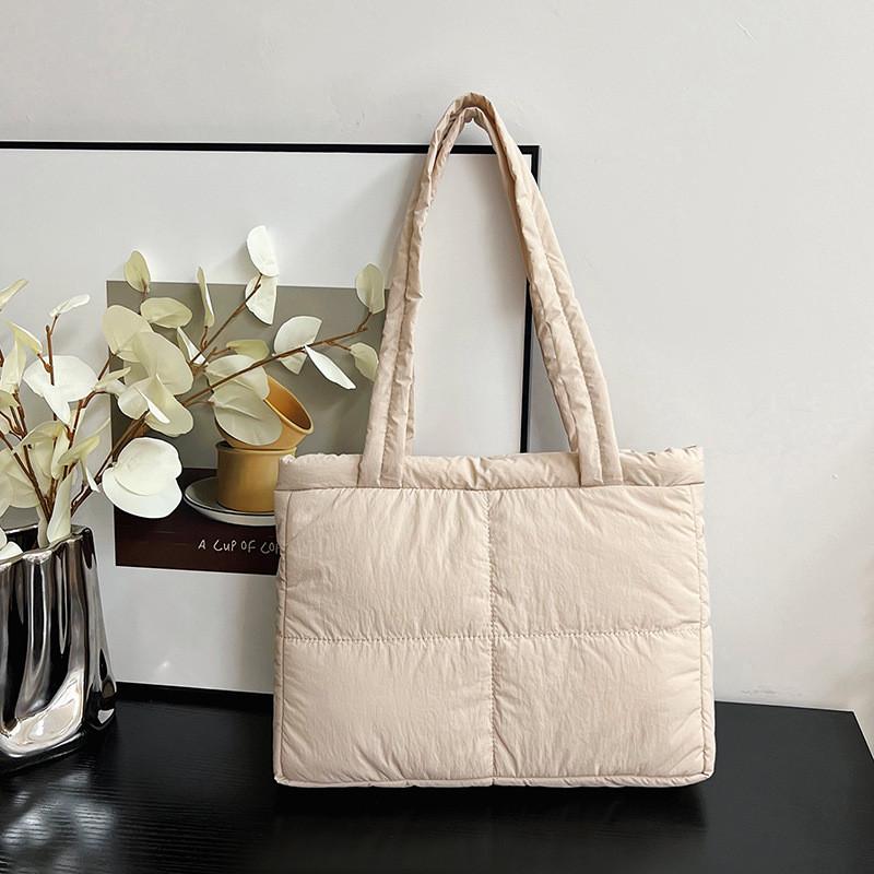 IELGY Tote Bag Large Capacity Solid Color Simple Nylon Diamond Shoulder Bag Daily Commuter All-Match Underarm Bag