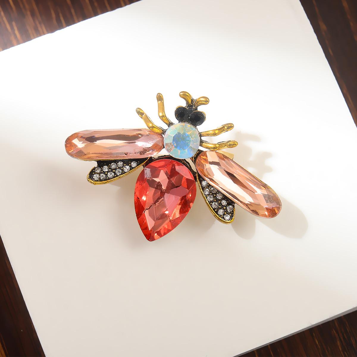 

Модні брошки для жіночих прикрас рожевий