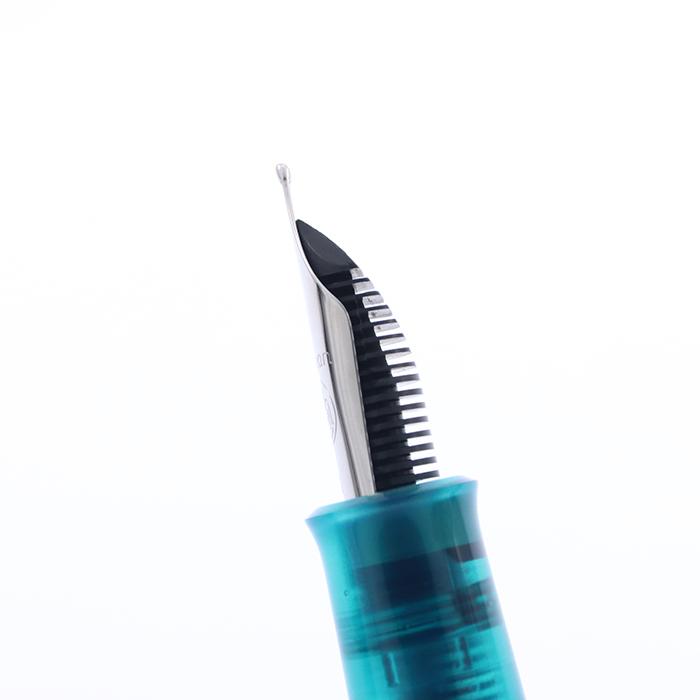 USED Pelikan Classic M205 Apatite Special Edition Fountain Pen – B Nib