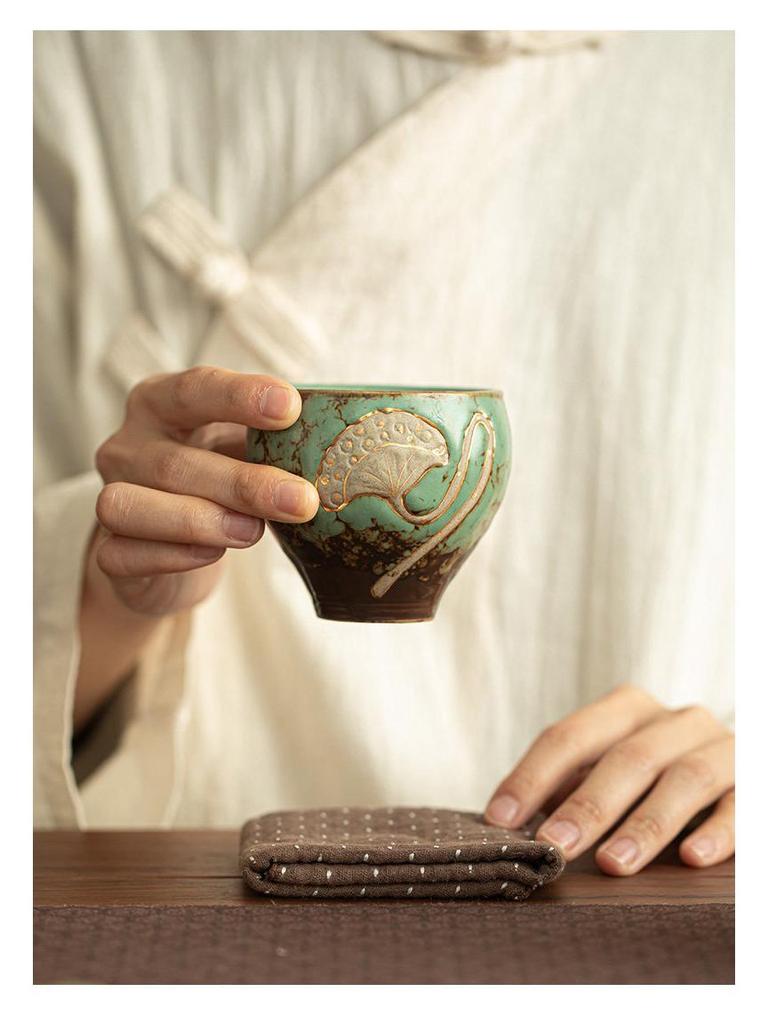 Lotus Birth Episode 2 Moss Green Glazed Ceramic Tea Cup - Anti-scalding Single Host Cup in Gift Box
