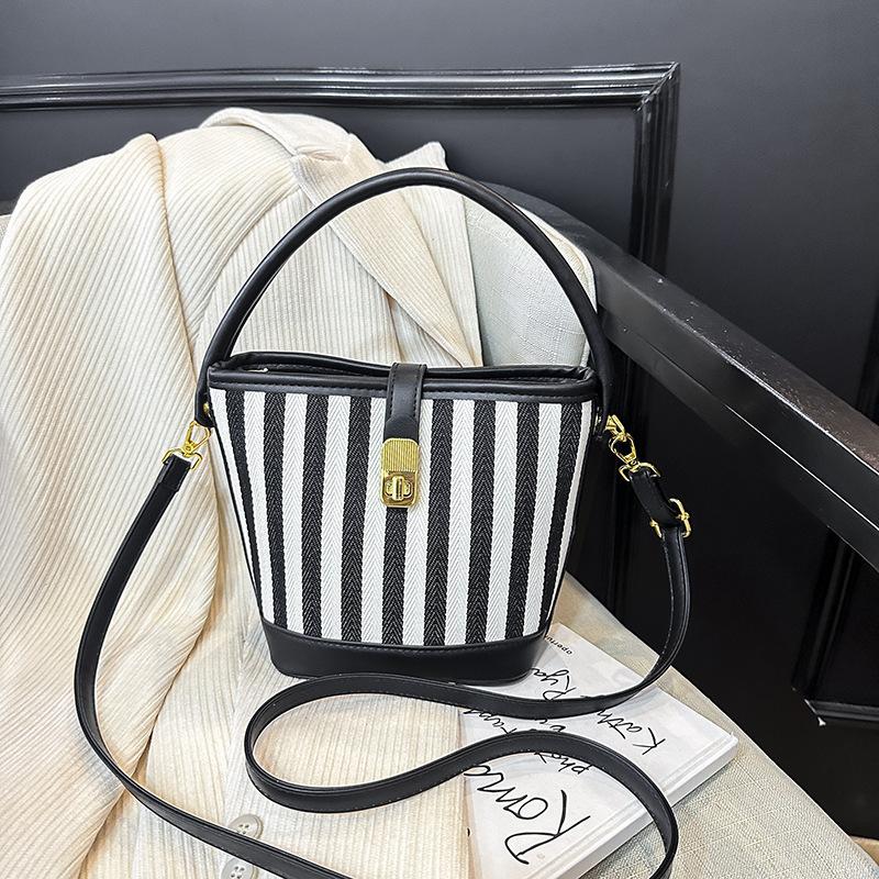 Popular Casual Fashion Large-capacity Commuter Bucket Shoulder Bag