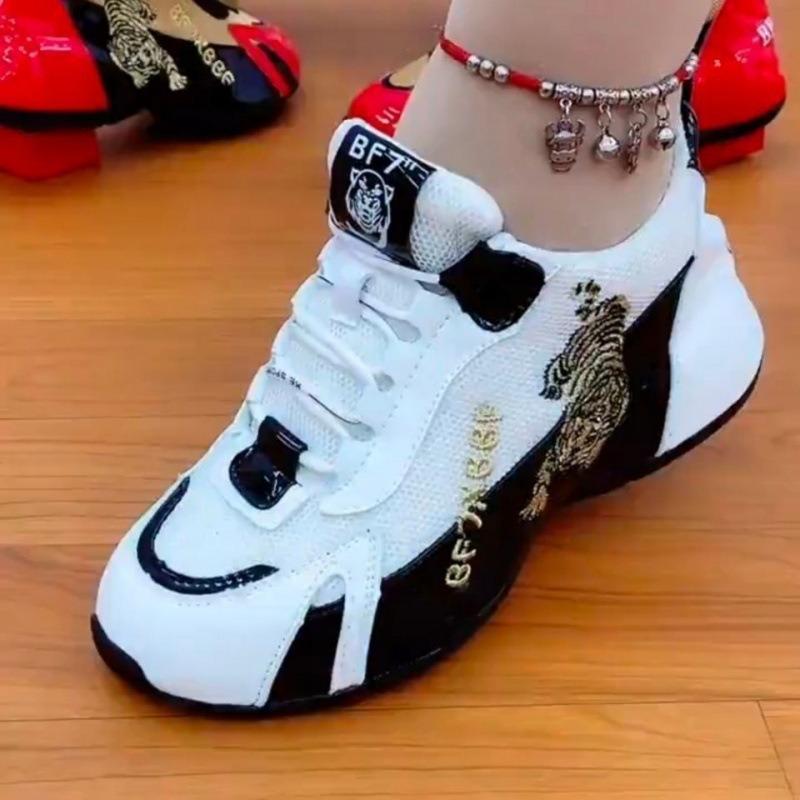 2025 Sports Shoes Women's Auspicious Tiger Embroidery Breathable Men's Shoes Low-top Color Matching Lace-up Small White Shoes