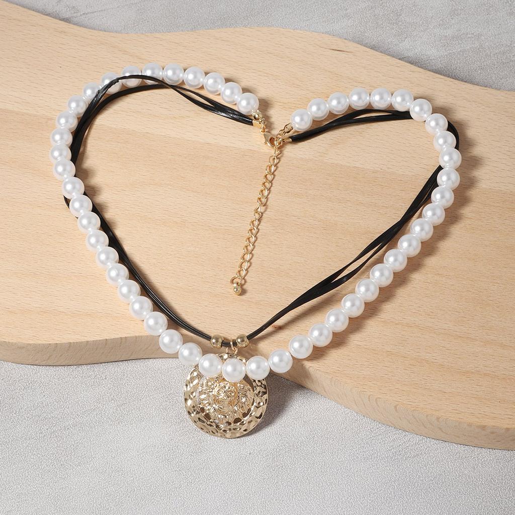 Simple and Fashionable High-end Alloy Relief Pendant Double-layer Stacked Wearing Niche Design Imitation Pearl Women's Necklace