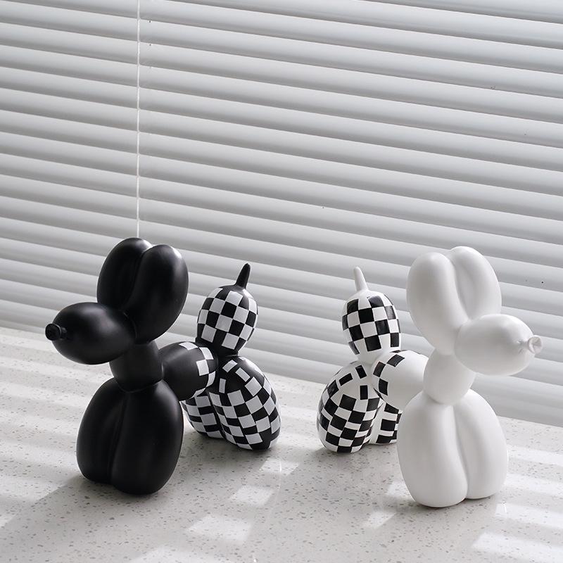 Plaid Balloon Dog Ornaments: Black & White Resin Decor for TV Cabinets & Living Rooms