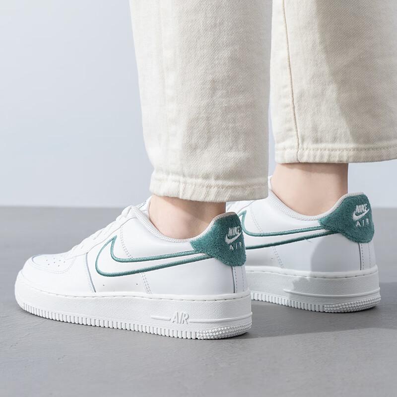 Nike Air Force 1 LV8 3 GS Resort & Sport Kids Sneakers White Summit-White Bicoastal FZ2008-100