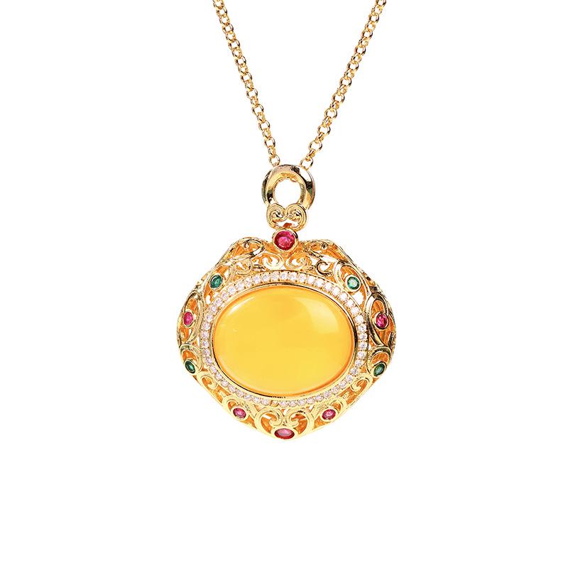 Aieryuan Chinese Auspicious Cloud Agate Cabochon Necklace with Ruyi Openwork and Gilded Gau Box