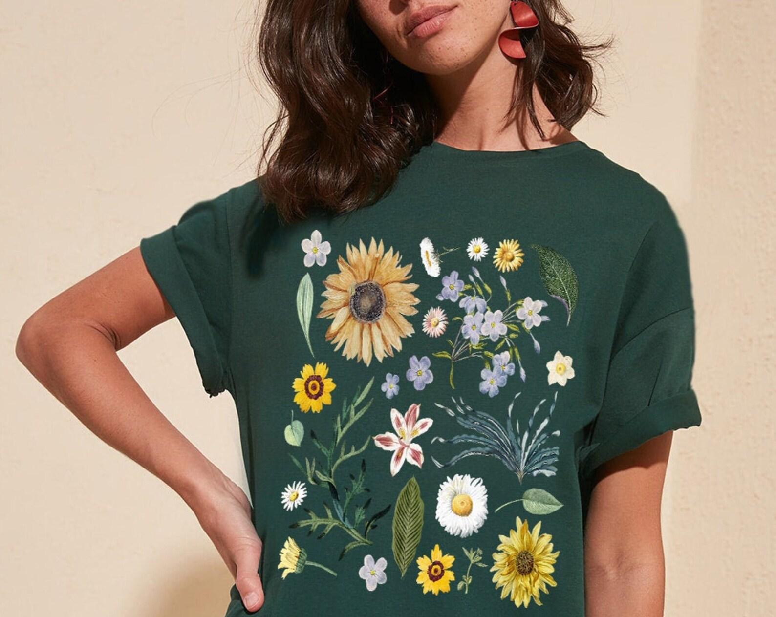 Vintage Inspired Floral Tee, Botanical Shirt, Flower T-Shirt, Vintage Print, Wildflowers Graphic Shirt, Nature Lover, Gardening, Spring Gift 4XL