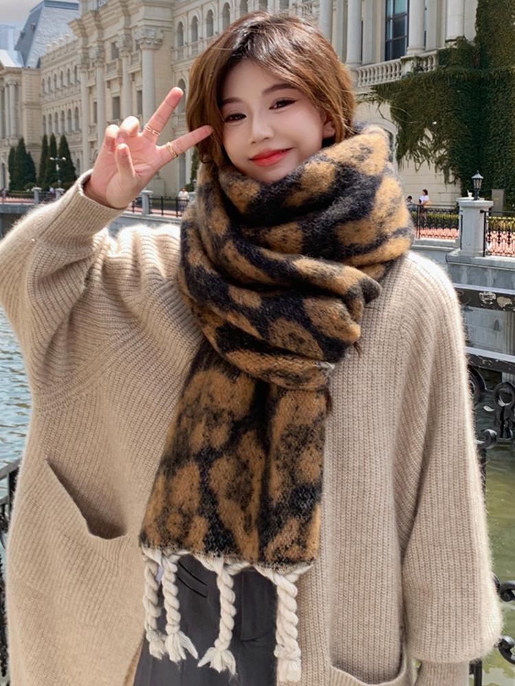 Women Winter Knit Scarf Headscarf Lady Retro Leopard Print Tassel Scarve Foulard Soft Thick Wrap Shawl Casual Fashion Korean New