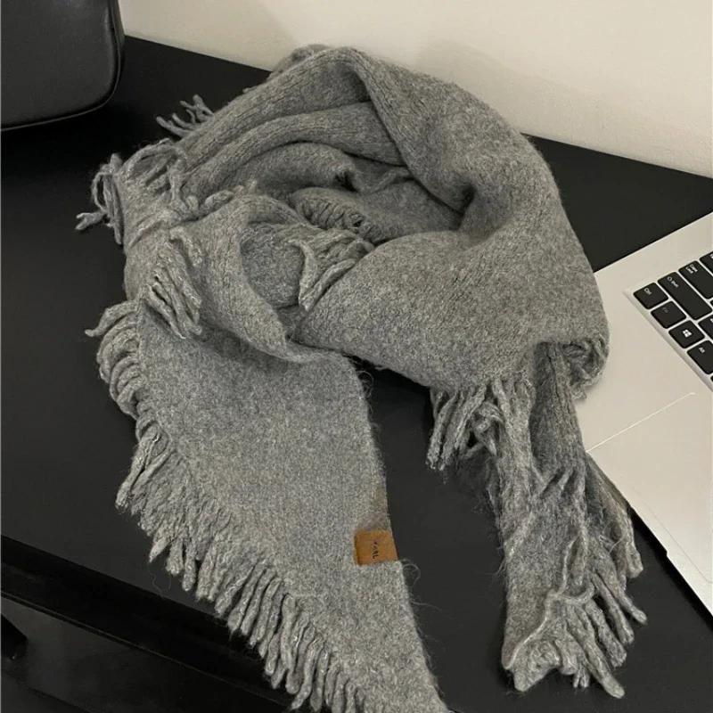 Autumn and Winter New Fashionable Versatile Wool Shawl High-end Knitted Scarf Women's Winter Warm Scarf Triangle Scarf