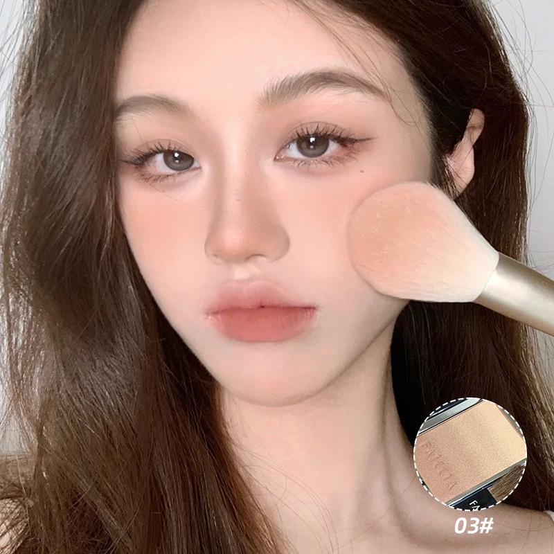 FAICCIA Yunzhiyao Multi-Use Gradient Blush & Eyeshadow Palette with Shimmer and Contouring in Three Colors.