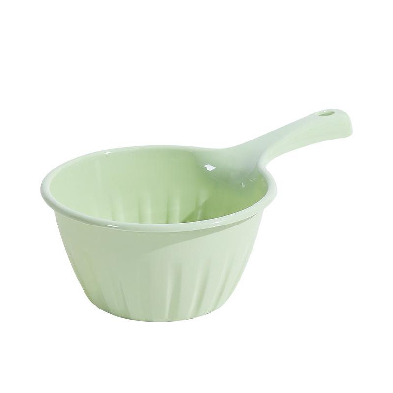 Nordic Simple Multi-Purpose Water Scoop: Thickened Plastic Water Ladle for Kitchen, Bathroom, and Watering in Various Colors