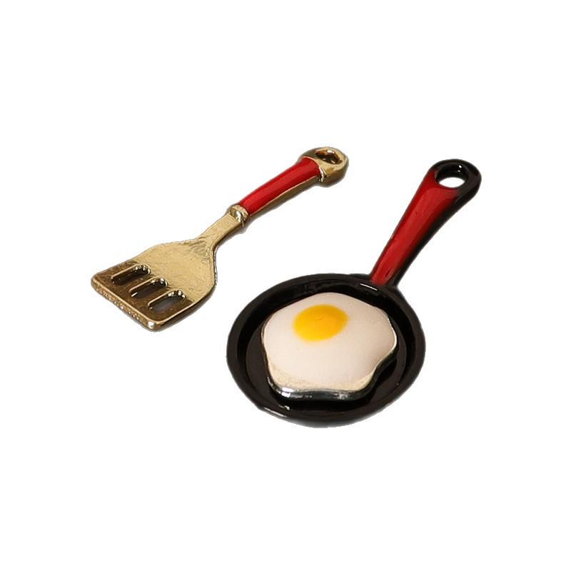 Miniature Dollhouse Fried Egg Pan & Spatula Set for Tiny Kitchen Szene Decor (OB11).