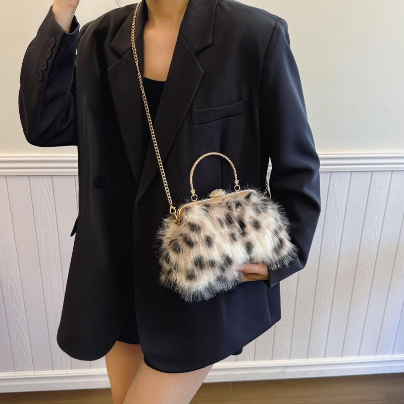 2025 autumn and winter new fashion Mao Mao chain bag, shoulder messenger bag, women's bag, support a large number of mixed batches