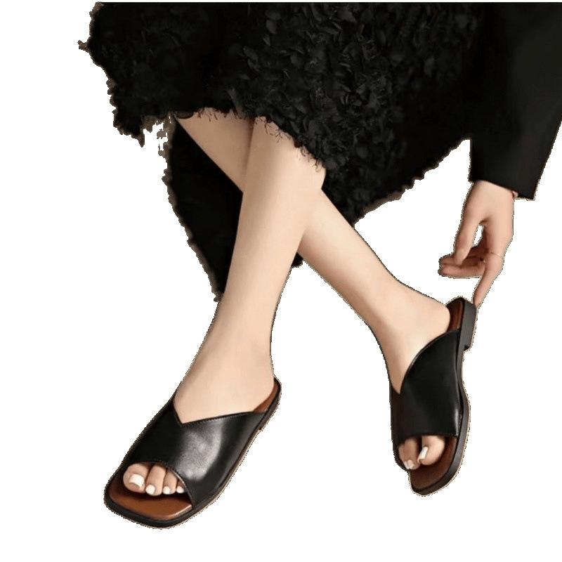 Damtofflor kvinnor går ut på sommaren för att bära den nya koreanska versionen av älvan vid havet strand mjuka platta enords-sandaler