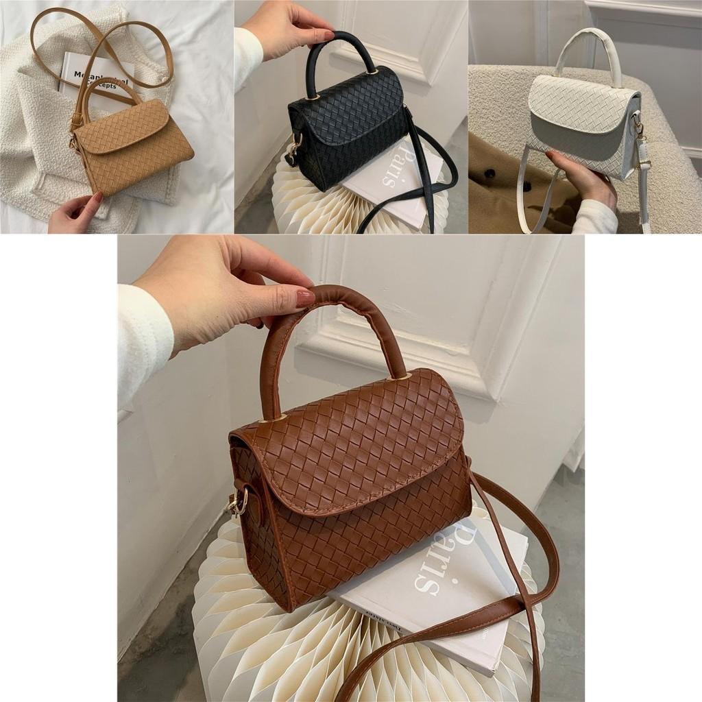 Vintage Chic Solid Color Korean Style Small Woven Shoulder Bag For Fashion Lovers