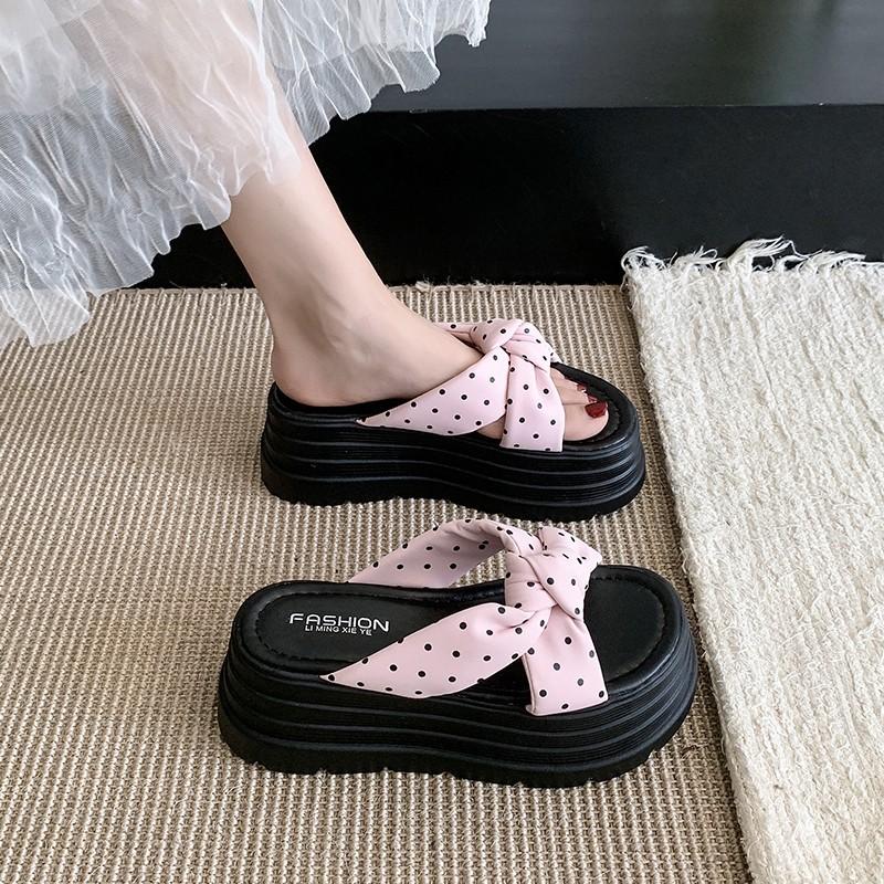 

Thick-soled high-end slippers women s summer wear 2025 new models with skirts, sandals, fairy style fashion one-word sandals 40 розовый
