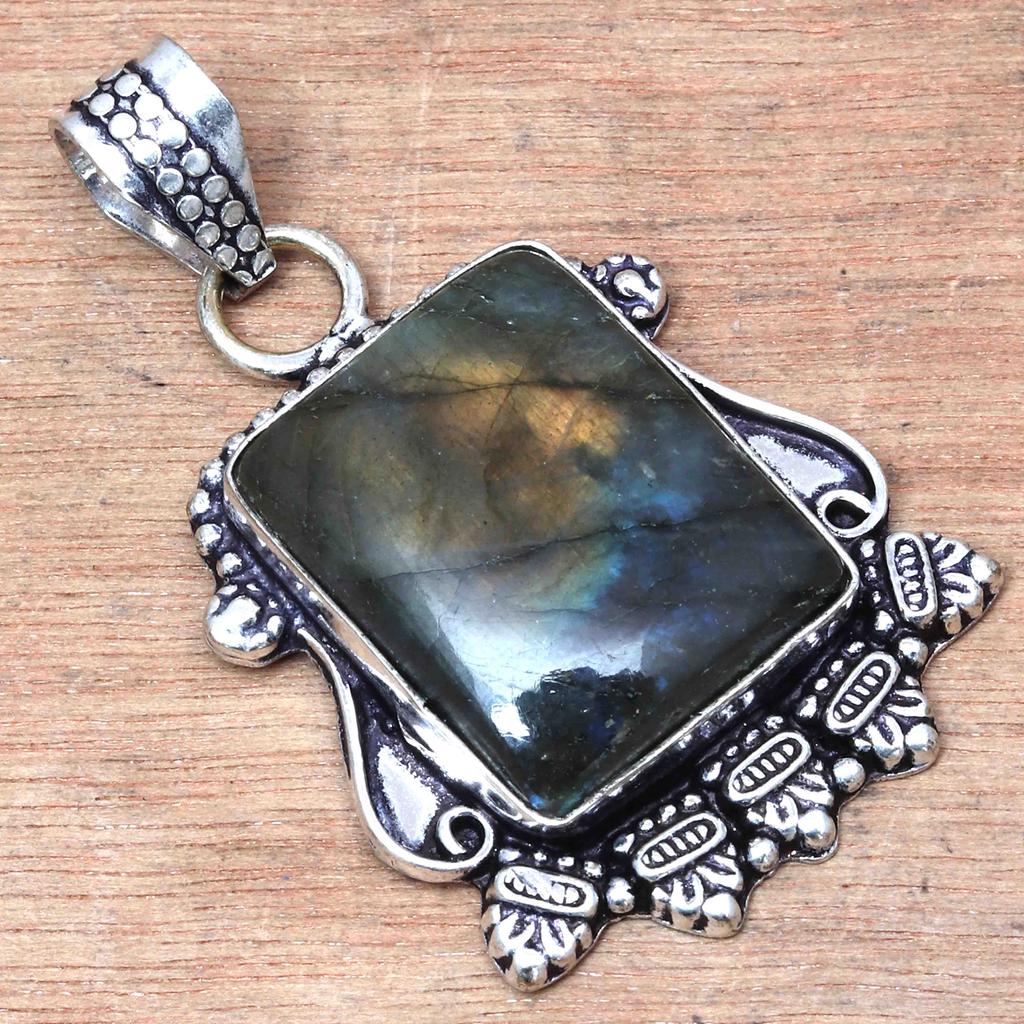 Pendant Shiney Labradorite Gemstone Valentine'Day Gifted Silver Jewelry 2"